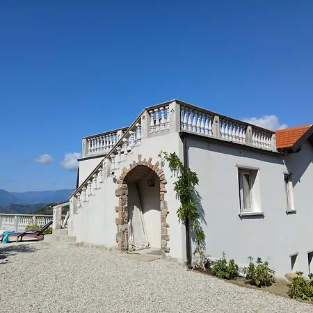 Villa Dei Sogni, With Private Pool ,roof Terrace And Spectacular Views Of Monaco And Ligurian Mountains