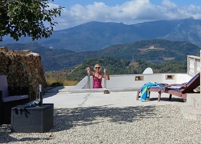 Villa Dei Sogni, With Private Pool ,roof Terrace&spectacular Views Of Monaco&ligurian Mountains Vallebona