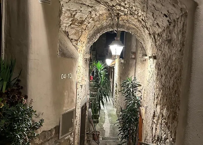 Villa Dei Sogni, With Private Pool ,roof Terrace And Spectacular Views Of Monaco And Ligurian Mountains *